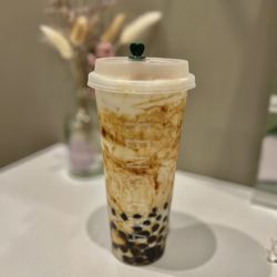 Feng Cha Teahouse - Creme Brulee Dirty Boba ($6.75)