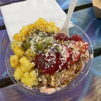 Anake's Juice Bar - Poipu Paradise Açaí Bowl - Juice Bars & Smoothies Near Me - Koloa, Hawaii