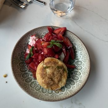 Cultivar - Sausalito - Strawberry shortcake - New American Near Me - Sausalito, California Cultivar - Sausalito - Strawberry shortcake - New American Near Me - Sausalito, California