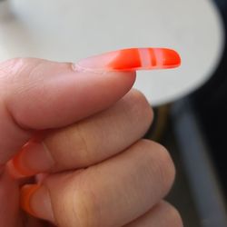 No apex to protect my nail plate, super thick at the tip