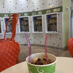 Peachwave of El Paso - Inside