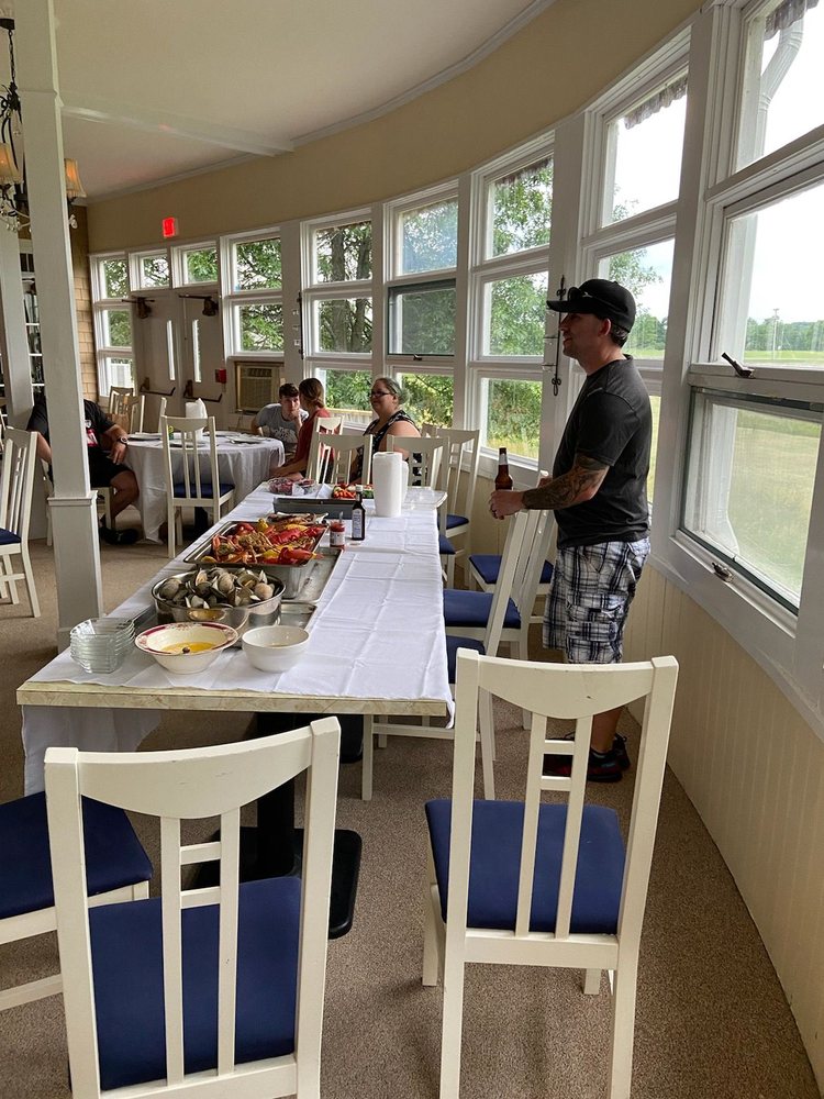 1000 ISLAND HART HOUSE Updated August 2024 21979 Club Rd, Wellesley