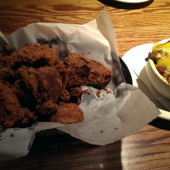 JackBeagles - Fried Mushrooms (left), Chili Mac (right) - Pubs Near Me - Charlotte, North Carolina JackBeagles - Fried Mushrooms (left), Chili Mac (right) - Pubs Near Me - Charlotte, North Carolina