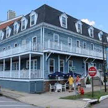 Hudson House River Inn - Historic from 1832! - Bed & Breakfast Near Me - Cold Spring, New York