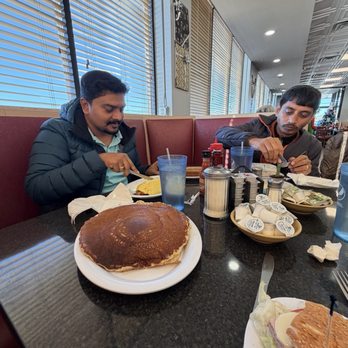 Vik's Diner - Huge pancakes - Diners Near Me - Fraser, Michigan Vik's Diner - Huge pancakes - Diners Near Me - Fraser, Michigan