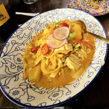 Kam Rai Thai - Pineapple curry - Cocktail Bars Near Me - Astoria, New York Kam Rai Thai - Pineapple curry - Cocktail Bars Near Me - Astoria, New York