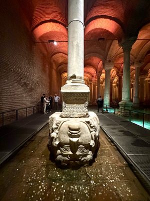 Basilica Cistern by null