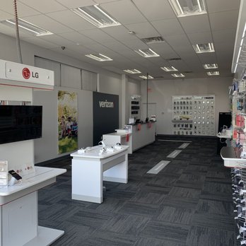 Verizon - Mobile Phones Near Me - Richmond, Michigan