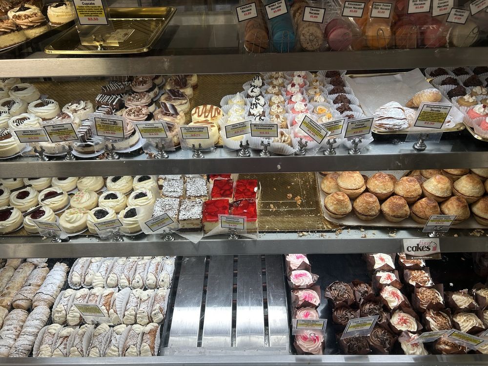 Vincenzo’s - Photo 3