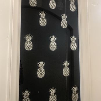 Sweet Pineapple Spa - Window decorated with pineapples before you turn left into the corner of her suite. - Nail Salons Near Me - Temecula, California Sweet Pineapple Spa - Window decorated with pineapples before you turn left into the corner of her suite. - Nail Salons Near Me - Temecula, California
