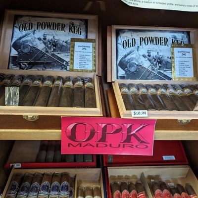 Carolina Tobacco Emporium, 406 Middle Tpke W, Manchester, CT 06040, US