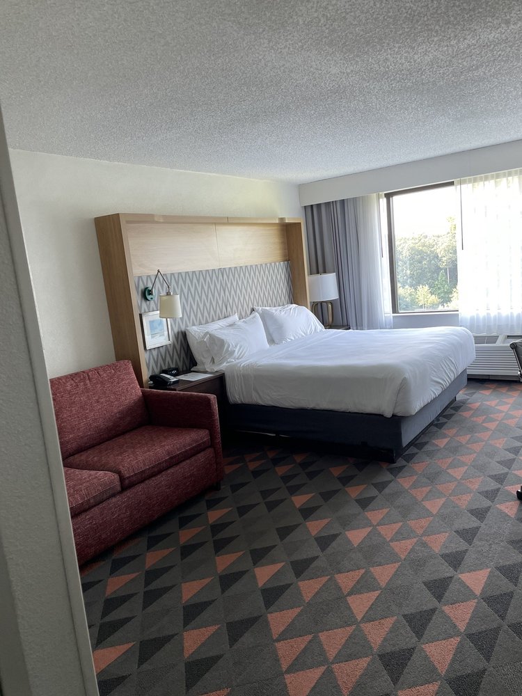 HOLIDAY INN NEWPORT NEWS HAMPTON Updated August 2024 25 Photos