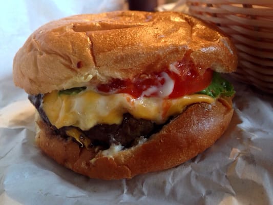 Tommis Burger Joint, Mitte by null