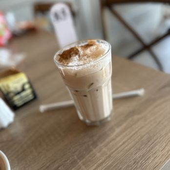 Le Cafe Du Val - Iced spiced chai latte - Cafes Near Me - Henderson, Nevada