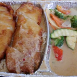Panda - Huhn cross mit Erdnusssoße mit Gemüse auf Reis 5.90 Euro