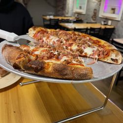 Pepperoni Bill's Pizzeria - 12" hand tossed carnivore