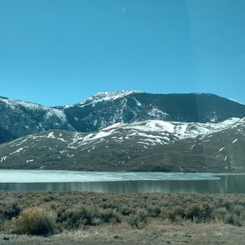 The Bear Bottom Inn - Breathtaking scenery of Mackay Reservoir a few miles out of town - Hotels Near Me - Mackay, Idaho