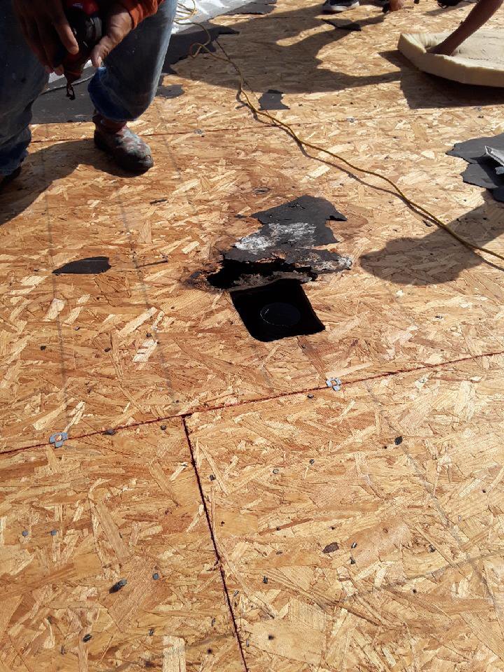 Slide of Aura Roofing Services