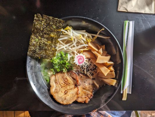 Jimoto Ramen by null