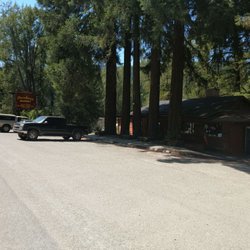 Deerhorn Market - Is Market pretty expensive but it's the only one that uses food stamps