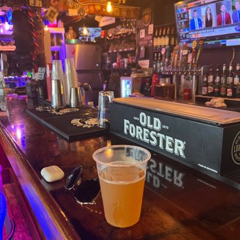 Heroes Bar & Liberty Lounge - Ice cold Blue Moon - Sports Bars Near Me - Key West, Florida Heroes Bar & Liberty Lounge - Ice cold Blue Moon - Sports Bars Near Me - Key West, Florida