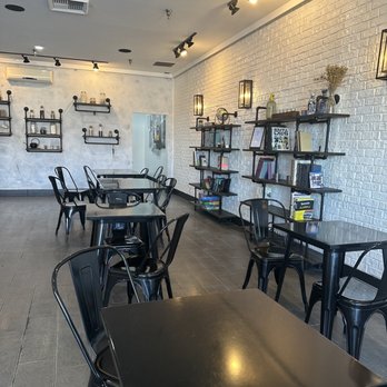 Boba St - Spacious (and empty). Taken during lunch, midweek. - Bubble Tea Near Me - Moreno Valley, California