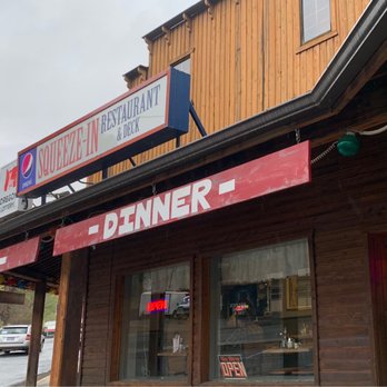 Squeeze-In Restaurant & Deck - outside - Breakfast & Brunch Near Me - Canyon City, Oregon