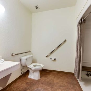 Motel 6 - bathroom - Hotels Near Me - Mississauga, Ontario Motel 6 - bathroom - Hotels Near Me - Mississauga, Ontario