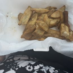 This is the portion and the nastiness of the steak fries they gave us Steak Fries. Disappointed and frustrated This is the portion and the nastiness of the steak fries they gave us Steak Fries. Disappointed and frustrated