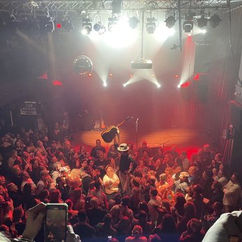 Ardmore Music Hall - Langhorne Slim during his finale. - Music Venues Near Me - Ardmore, Pennsylvania