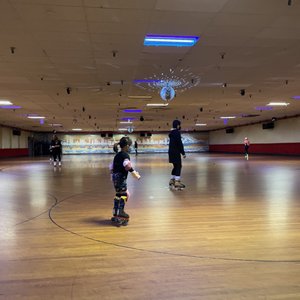 LYNNWOOD BOWL & SKATE - 71 Photos & 152 Reviews - Skating Rinks - 6210