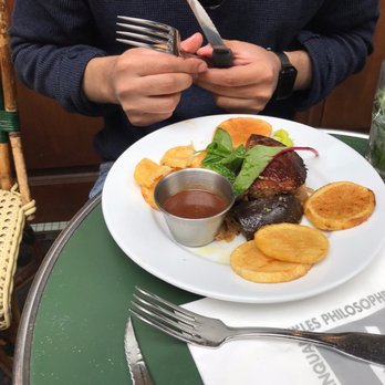 Les Philosophes - Bistros Near Me - Paris, 75