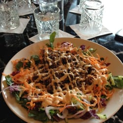 Indochine - Sallad Indochine med entrecote.