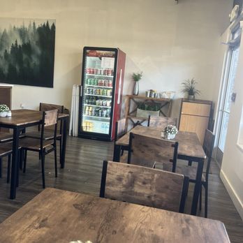 Evergreen Cafe and Gyros - Dining area - Cafes Near Me - Olympia, Washington