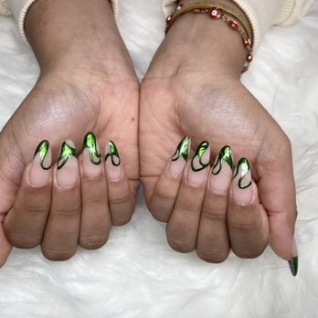 MOI Nails Studio - Green chrome - Nail Salons Near Me - Los Angeles, California