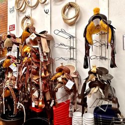 Robbie's Feed & Supply - Saddles