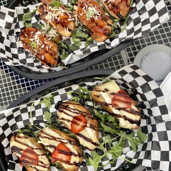 Bubbles & Brew - tomato bruschetta & Brie crostini - Wine Bars Near Me - Morgan Hill, California