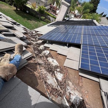Kora Roofing - Debris in valley from 27 years - Roofing Near Me
