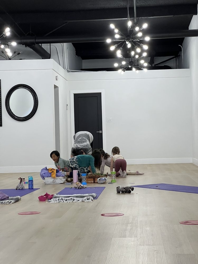 MarLuna Yoga Logo