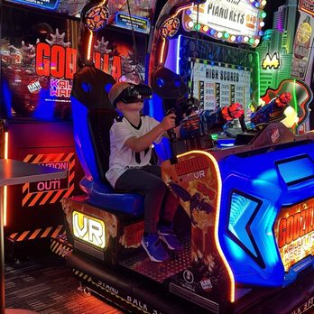 Dave & Buster's Bellevue - Arcades Near Me - Bellevue, Washington