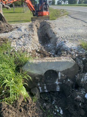 Duncan's Lawn Care Logo