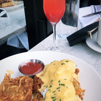 H Cafe - Eggs Benedict and strawberry Bellini - Breakfast & Brunch Near Me - Los Angeles, California