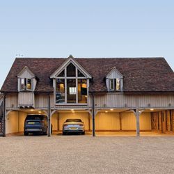 Whitlock & Lowe Ltd - Oak Framed Two Story Garage