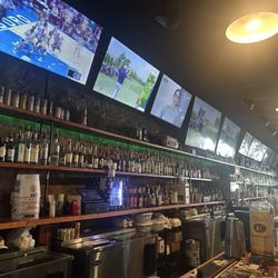 Quacks - Huge bar