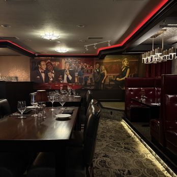 Dean Martin's Lanning's - Steakhouses Near Me - Akron, Ohio Dean Martin's Lanning's - Steakhouses Near Me - Akron, Ohio