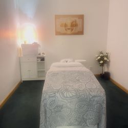 Elle’s Therapeutic Massage & Wellness