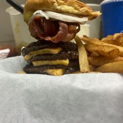 Grub's Drive In - Double shamrock (4 patties) with bacon served with fries