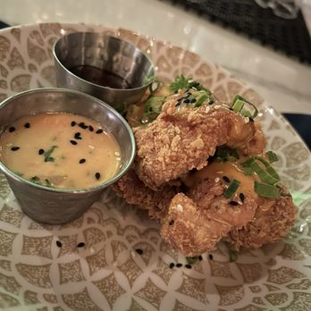 The Hampton Social - Streeterville - Bang Bang Chicken - New American Near Me - Chicago, Illinois