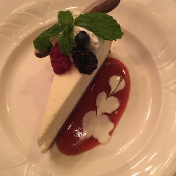 Hy's Steak House - Complimentary cheesecake - Steakhouses Near Me - Honolulu, Hawaii
