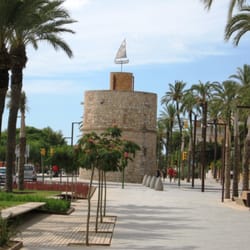 Ribes Roges Tower / Torre de Ribes Roges